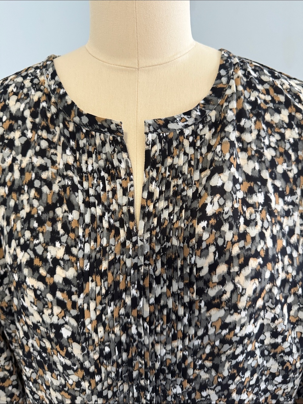 Talbots Black, White & Tan Printed Long-Sleeve Blouse SZXL - Picture 3 of 14